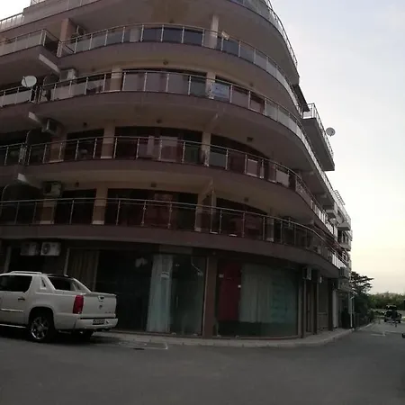 Victory Second 아파트